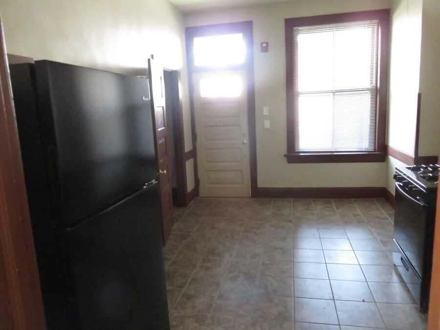 Andresen Flats - Photo 4 of 9