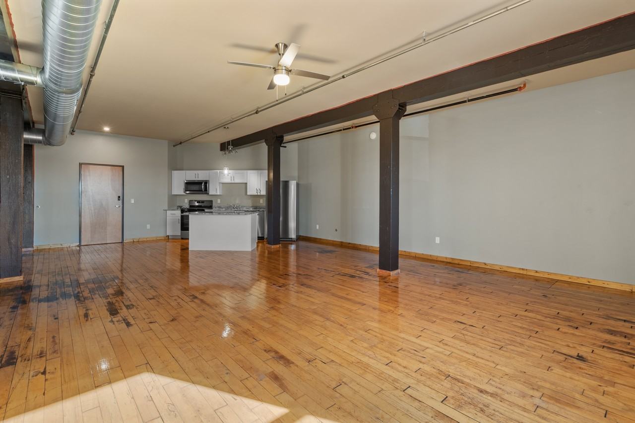 Bucktown Lofts - Photo 3 of 11