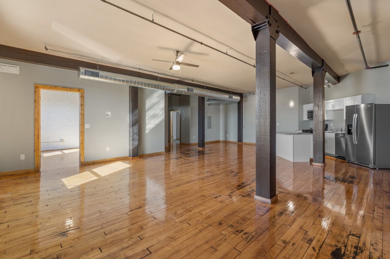Bucktown Lofts - Photo 5 of 11