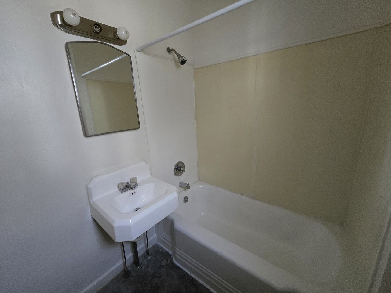 61 E. Main Street - Photo 4 of 12