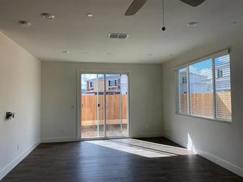 2434 Urdaneta Way - Photo 7 of 50