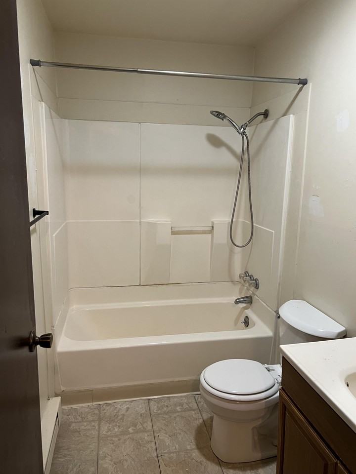 5828 East Bethany Leroy RD - Photo 4 of 7
