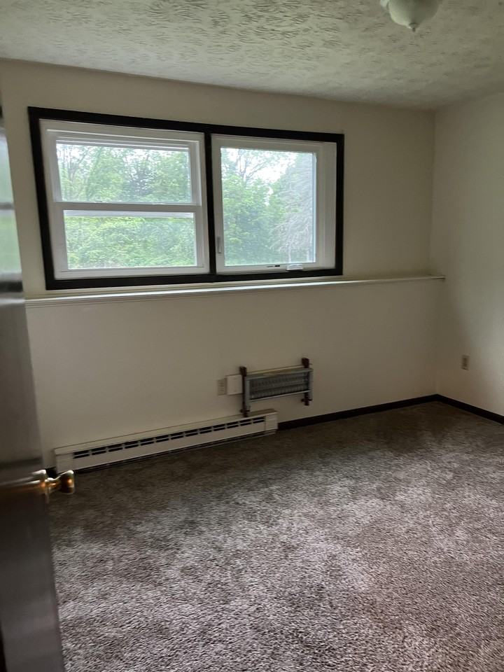 5828 East Bethany Leroy RD - Photo 5 of 7
