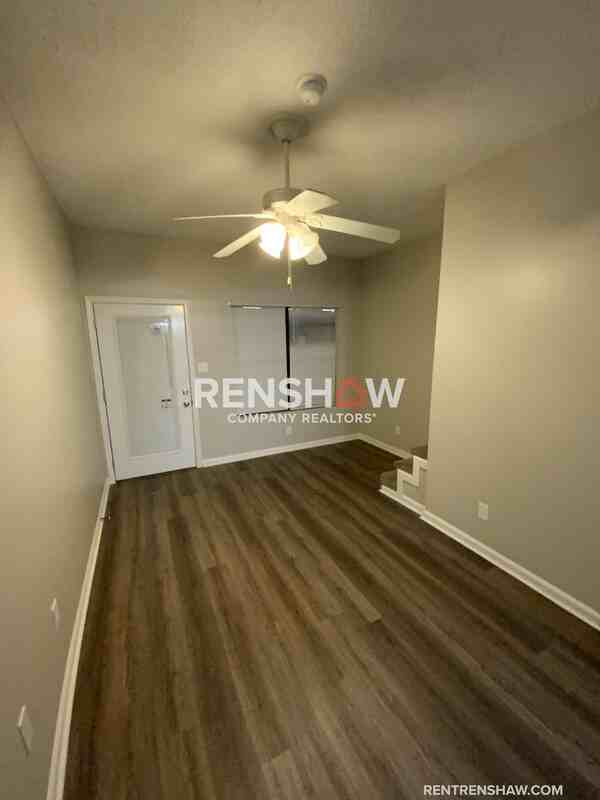900 S College St #C9 - Photo 3 of 15