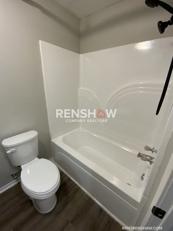 900 S College St #C9 - Photo 5 of 15