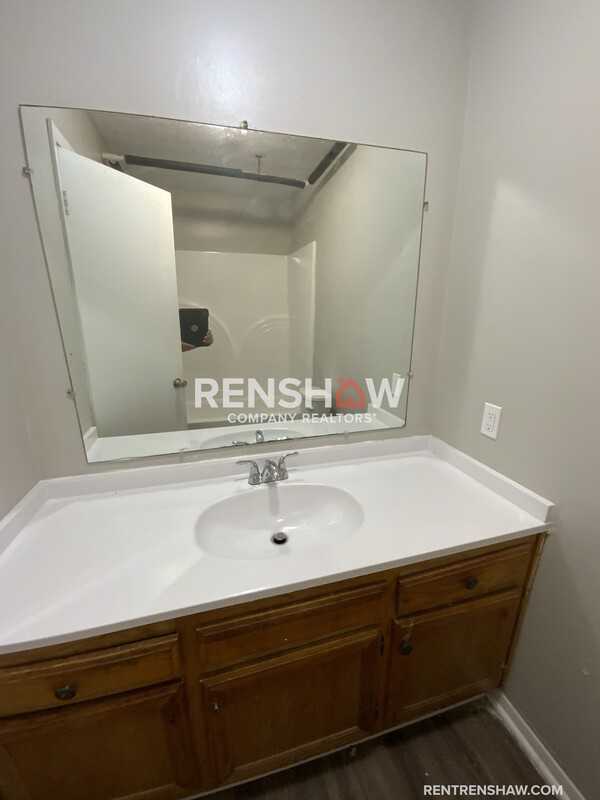 900 S College St #C9 - Photo 6 of 15