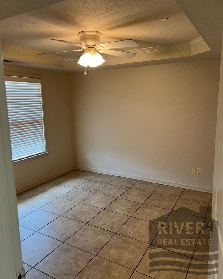 Deerbrooke Ln 100 - Photo 7 of 10