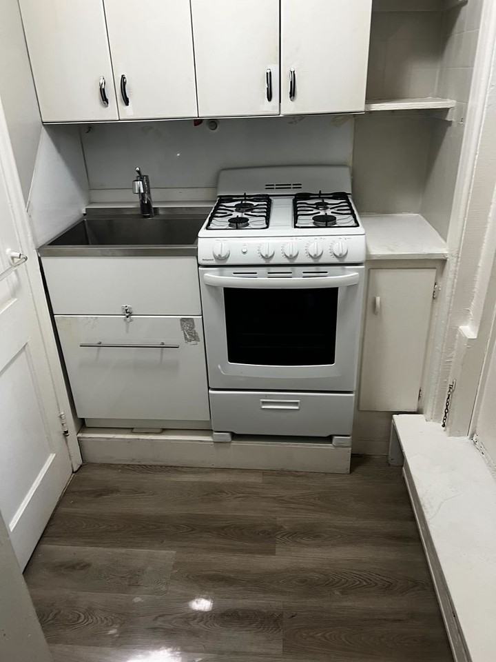 236 Lark St - Photo 5 of 10