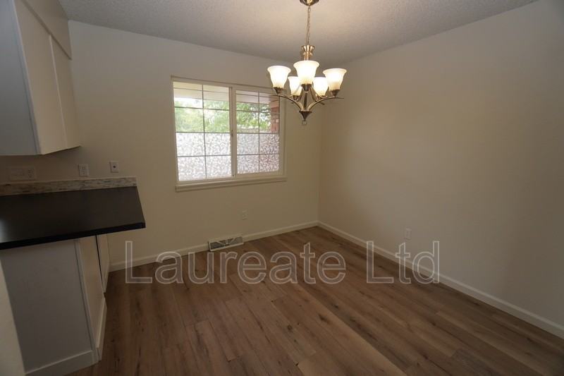 1110 Dexter St - Photo 5 of 19