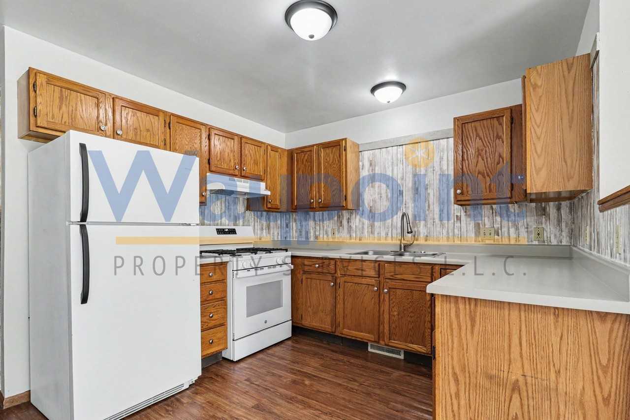 632 East Washington Street - Photo 6 of 15