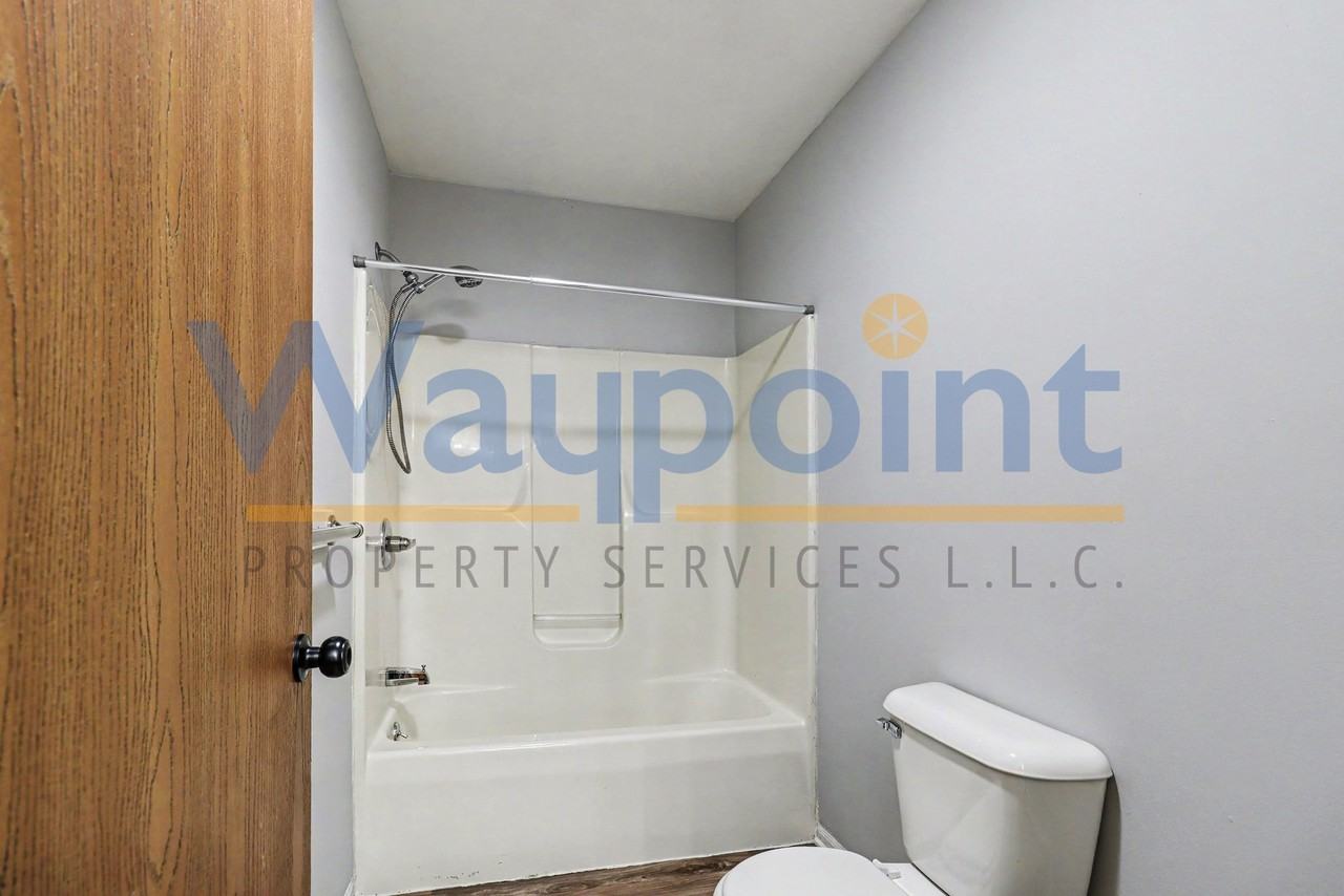 632 East Washington Street - Photo 7 of 15