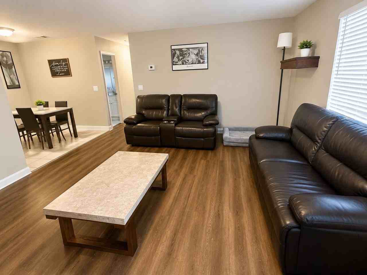 287 Ruskin Street - Photo 4 of 10