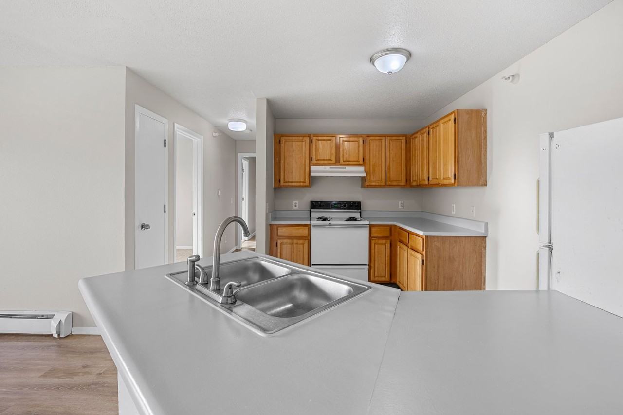 Valley Railroad Apartments - Photo 7 of 30