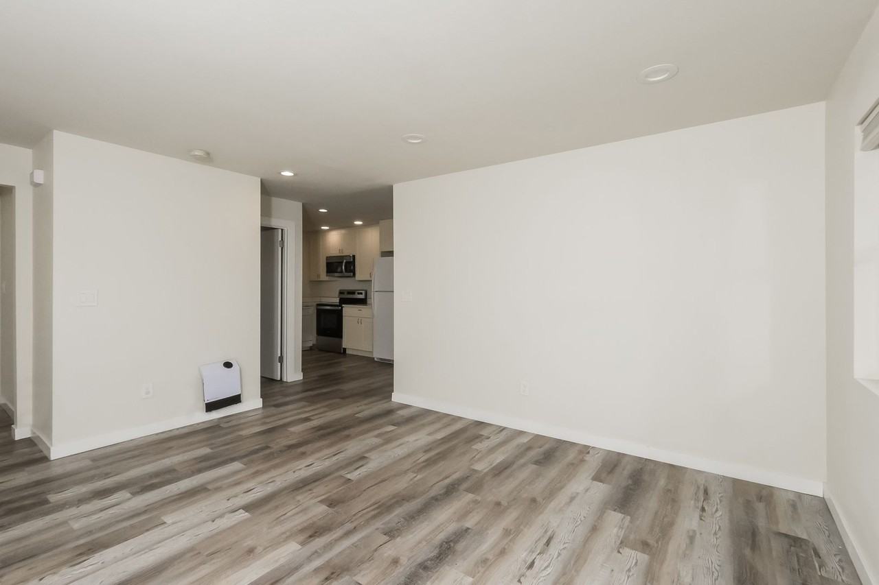 7151 Fauntleroy Way Sw - Photo 5 of 21