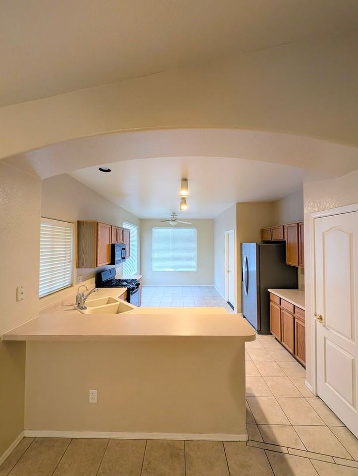 116 W Del Rio St - Photo 6 of 29