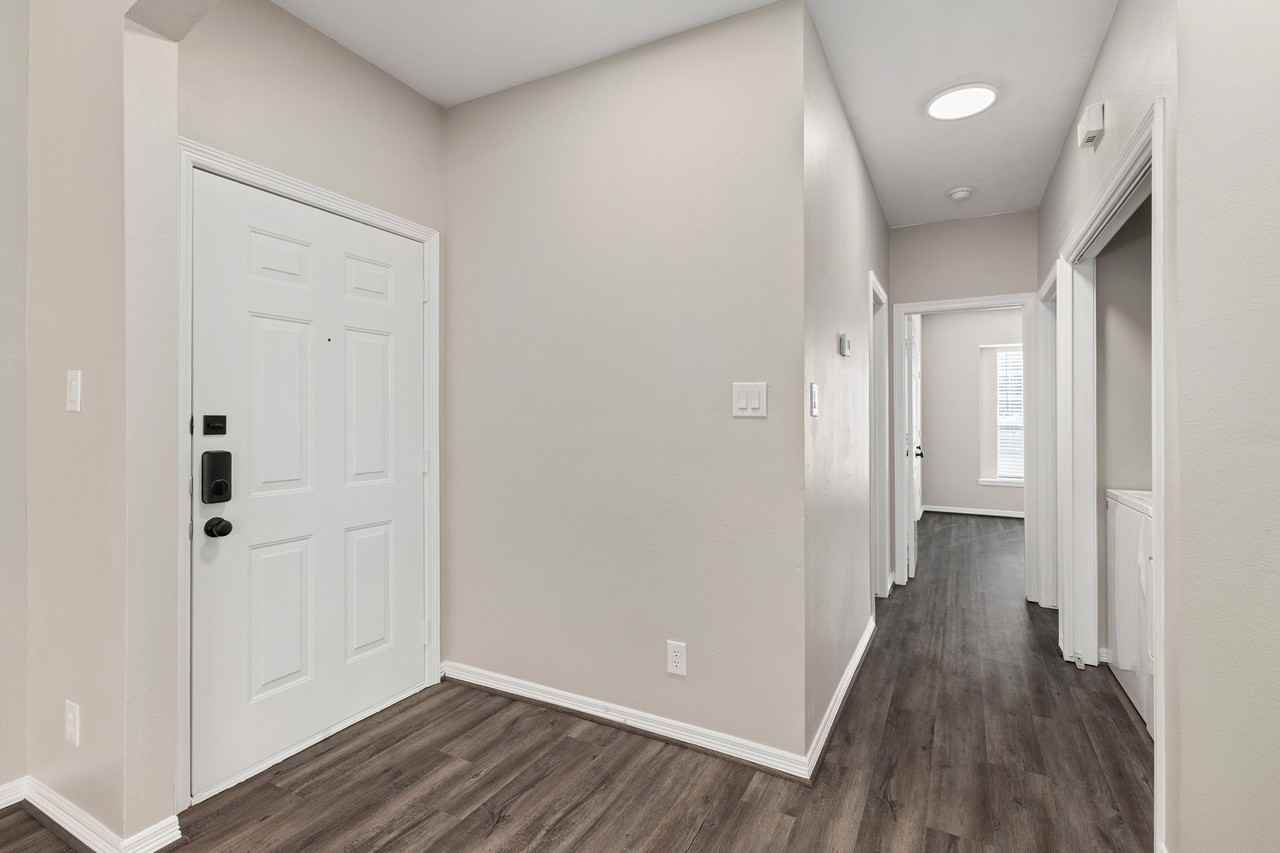 Stone Hill Apartments - Photo 7 of 14