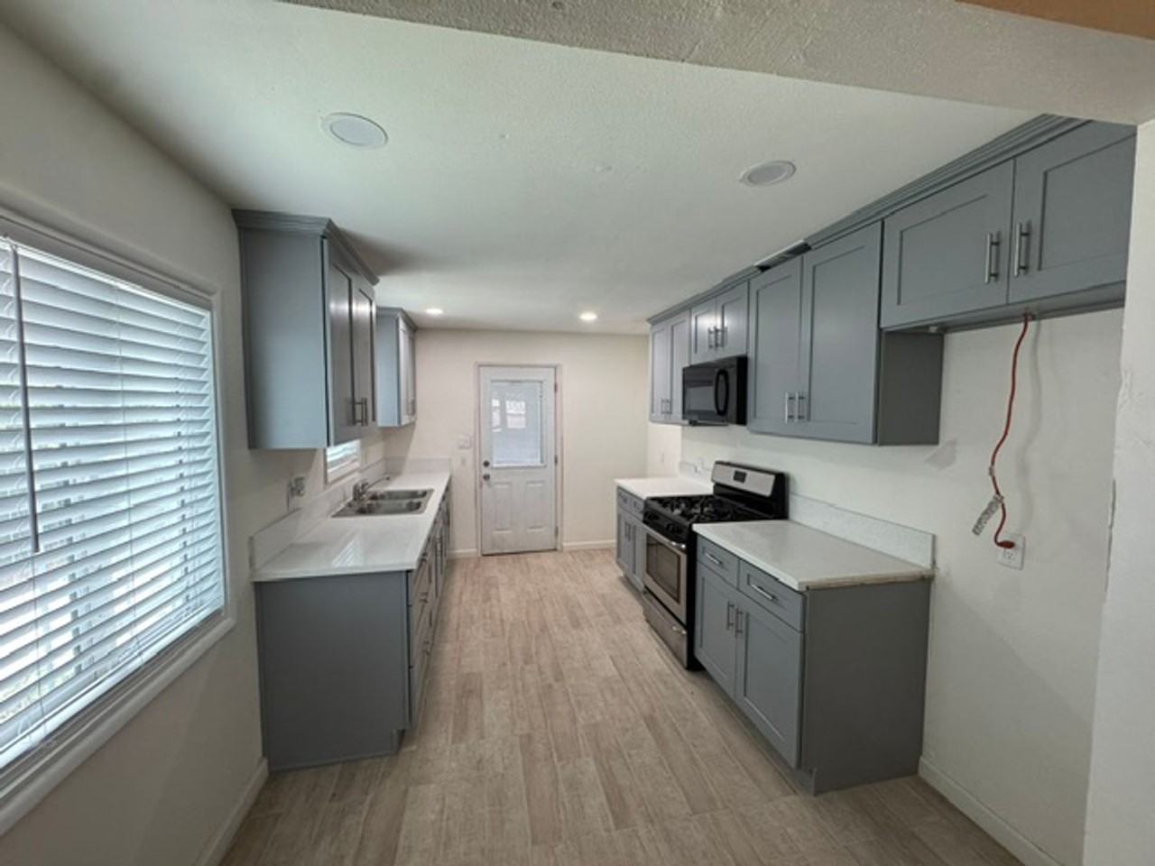419 Angela Way - Photo 3 of 15