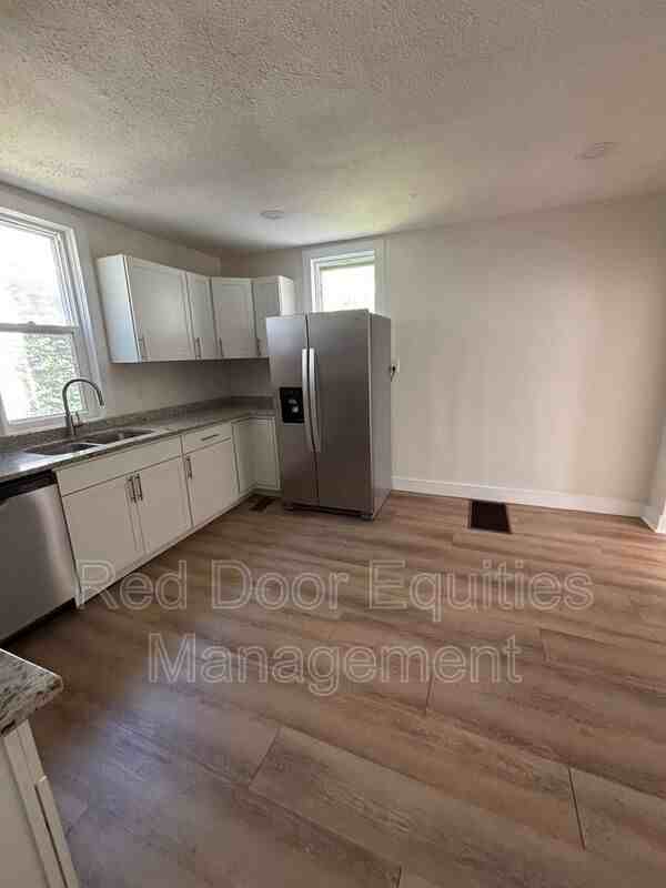 421 Washington Ave - Photo 5 of 18