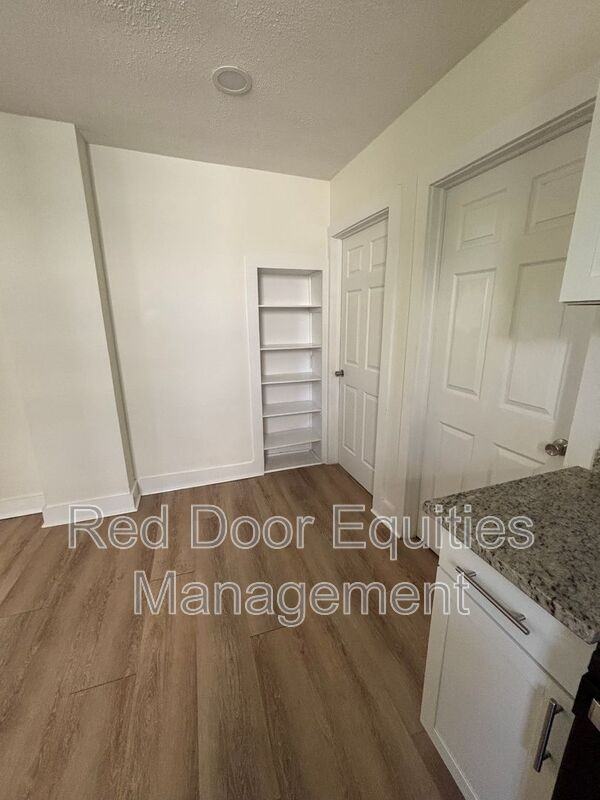 421 Washington Ave - Photo 6 of 18