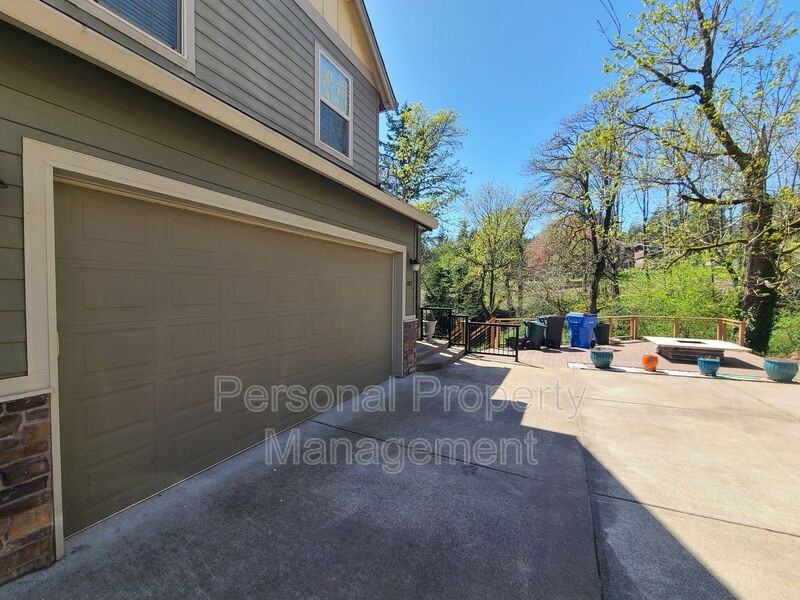 2085 34th St - Photo 2 of 36