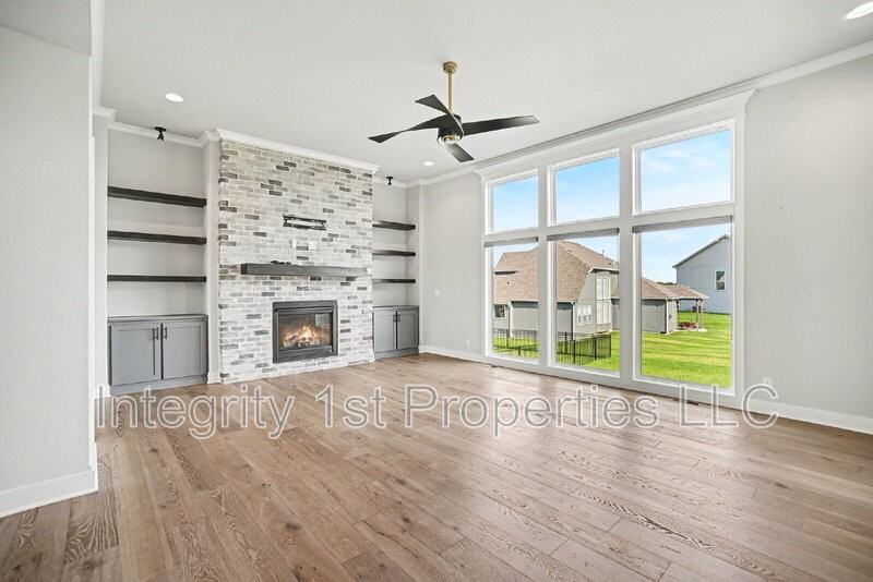 1304 Nw 107th Ter - Photo 5 of 28