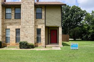 featured image of 900 Kilkenny Ct Apt D #Apt D