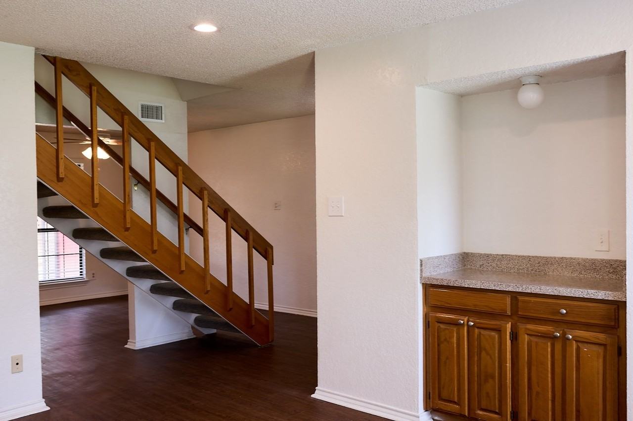 900 Kilkenny Ct Apt D - Photo 5 of 19
