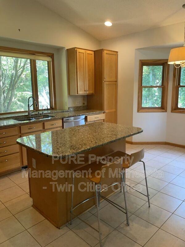 8636 Pheasant Run Rd - Photo 5 of 27