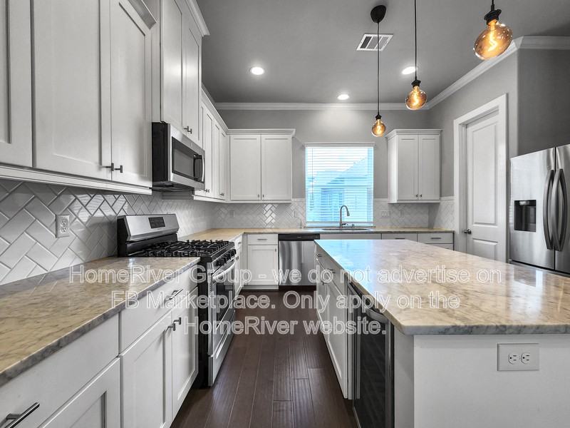 910 W 35th St #C - Photo 2 of 17