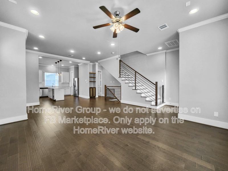 910 W 35th St #C - Photo 4 of 17