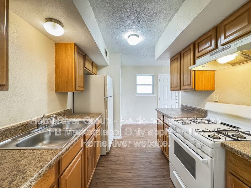 4345 Chestnut Dr - Photo 5 of 17