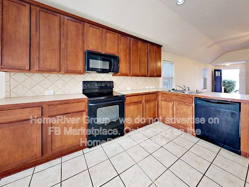 1261 Mountain Peak Dr - Photo 3 of 14