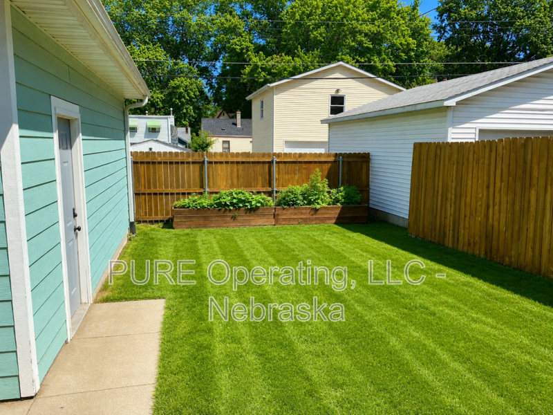 4182 Wakeley St - Photo 3 of 50