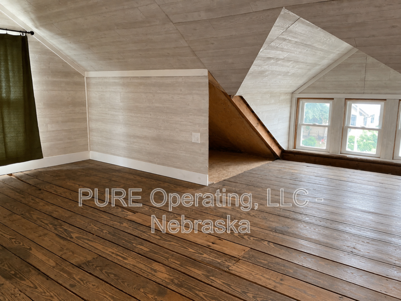 4182 Wakeley St - Photo 4 of 50