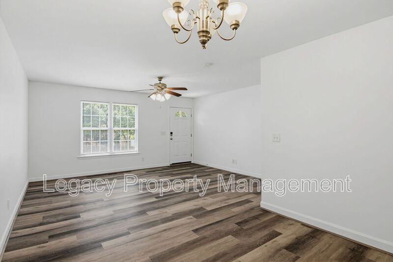 1316 Snow Ct - Photo 3 of 13
