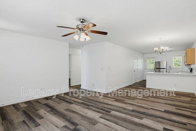 1316 Snow Ct - Photo 4 of 13