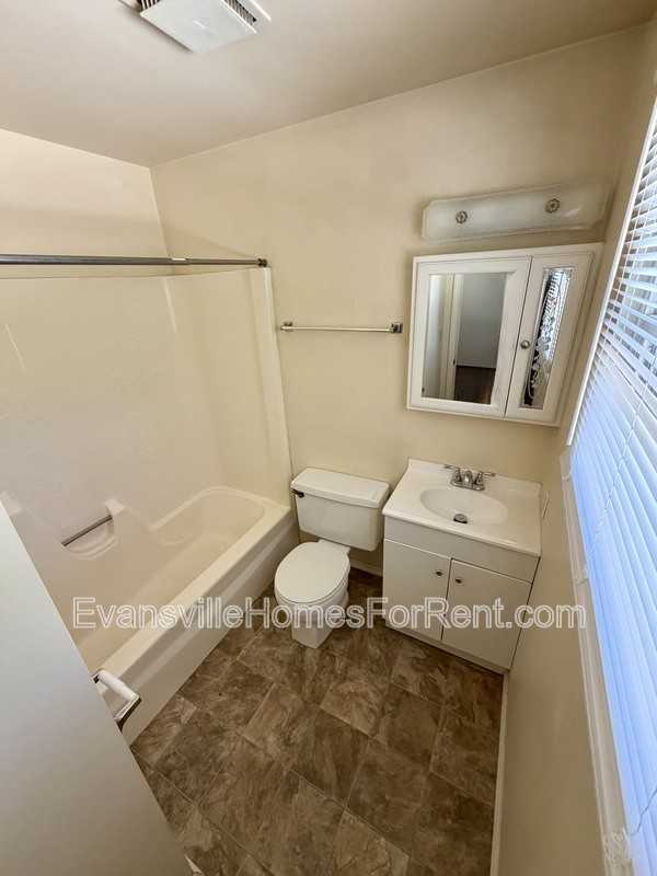 408 S Bosse Ave - Photo 7 of 7