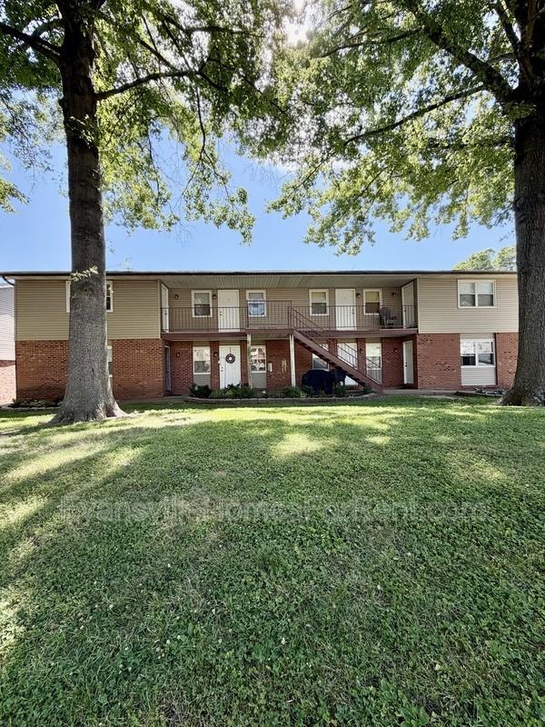 437 S Bosse Ave - Photo 2 of 8