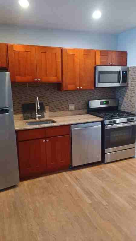 1039 N 4th St - Photo 3 of 6