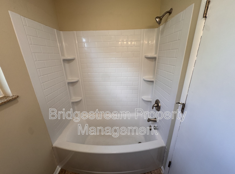 4352 Sunray Rd #A - Photo 6 of 20