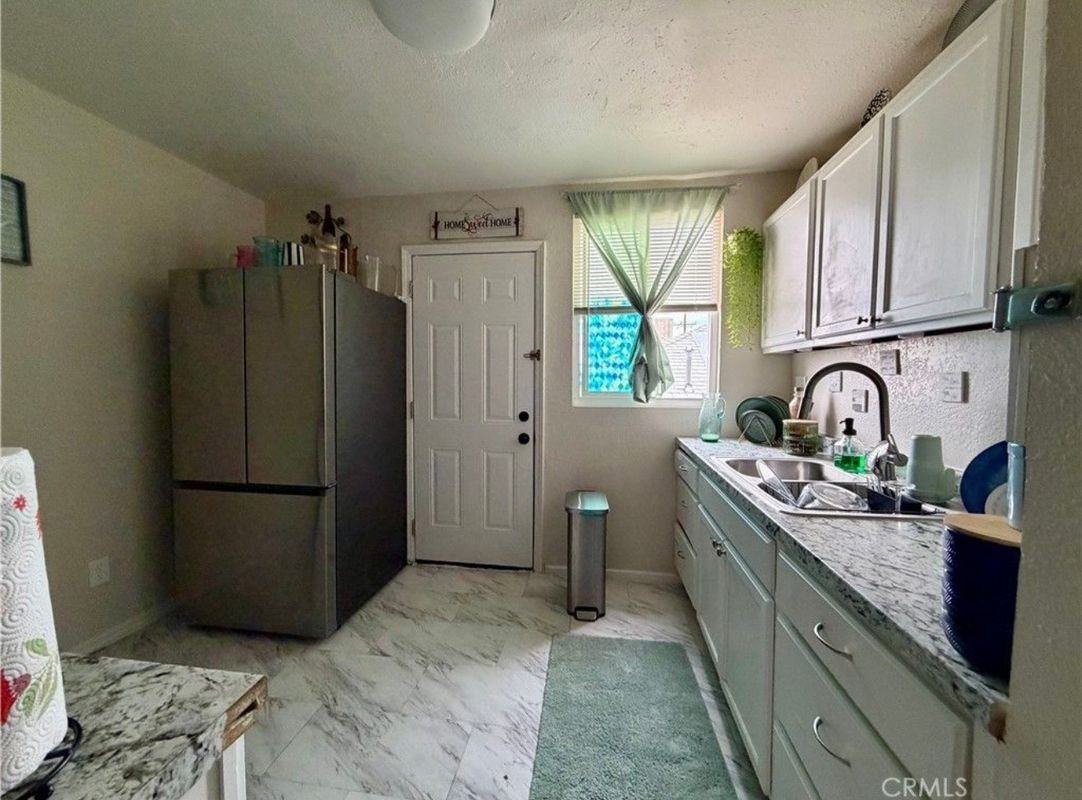 313 Maxine Ave - Photo 3 of 9