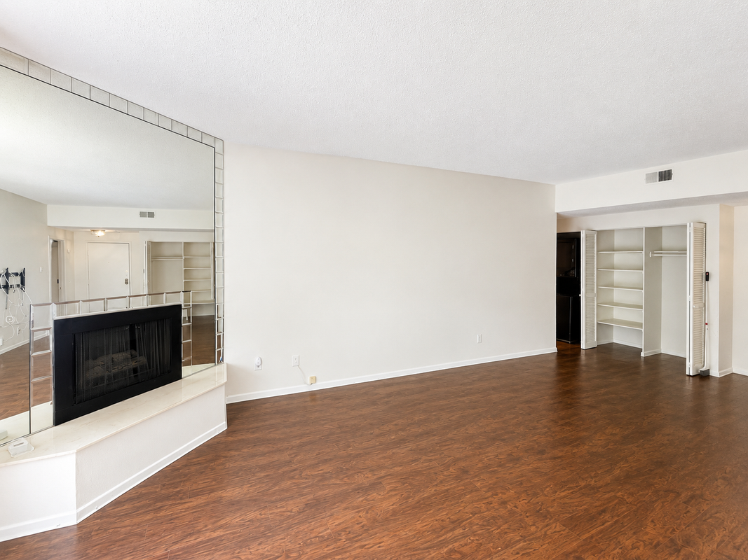 17914 Magnolia Blvd ##128 - Photo 2 of 20