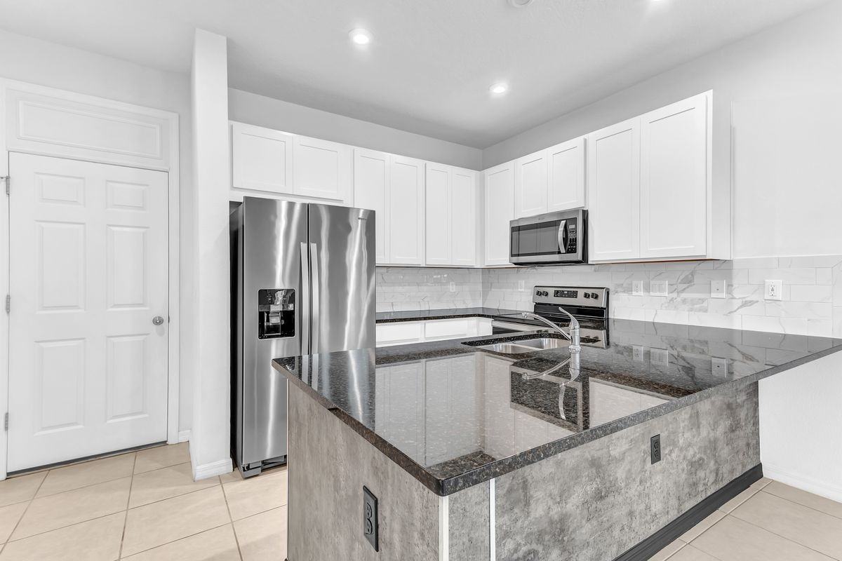 2274 Centerra Loop - Photo 2 of 6