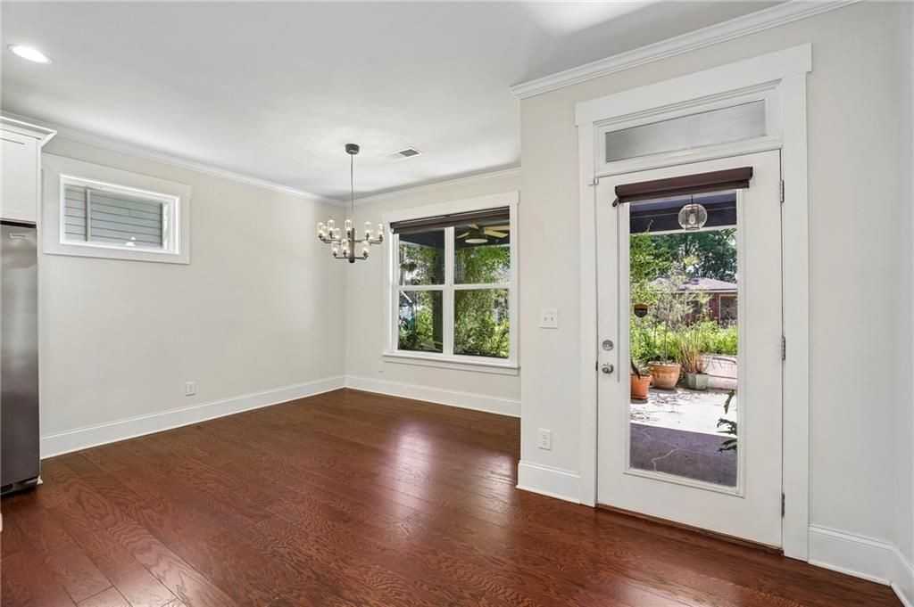 875 Beryl St Sw - Photo 5 of 28