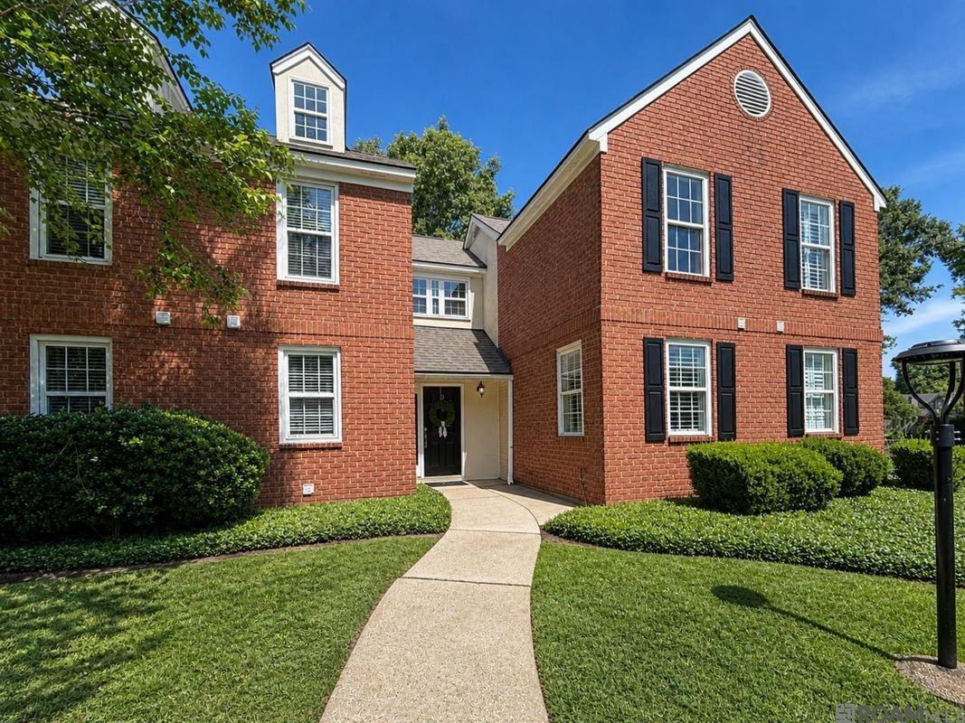 7955 Jefferson Place Blvd - Photo 2 of 21