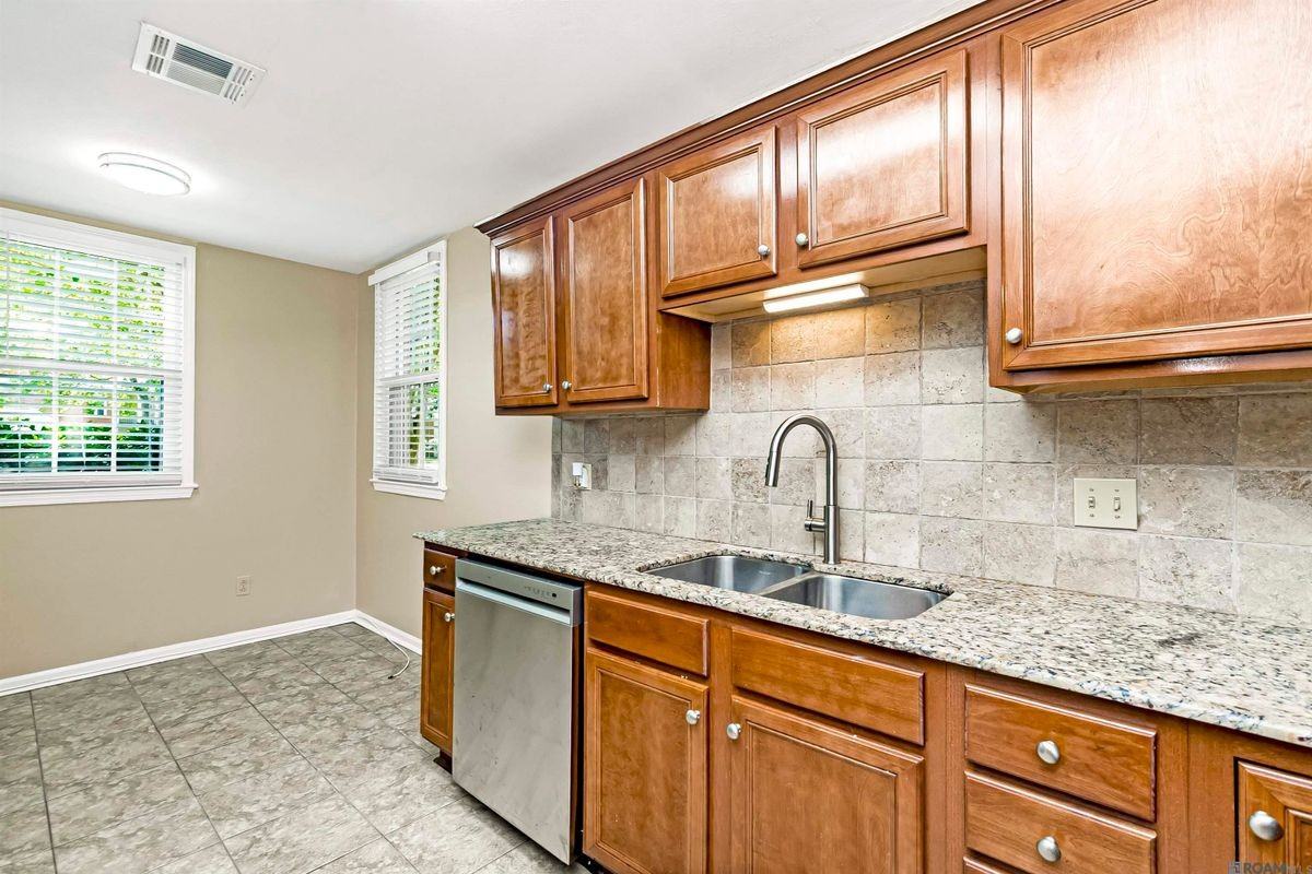 7955 Jefferson Place Blvd - Photo 5 of 21