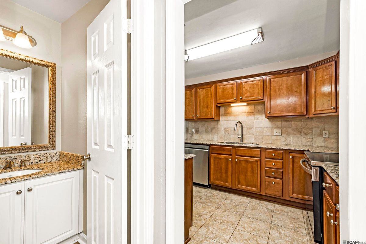 7955 Jefferson Place Blvd - Photo 7 of 21