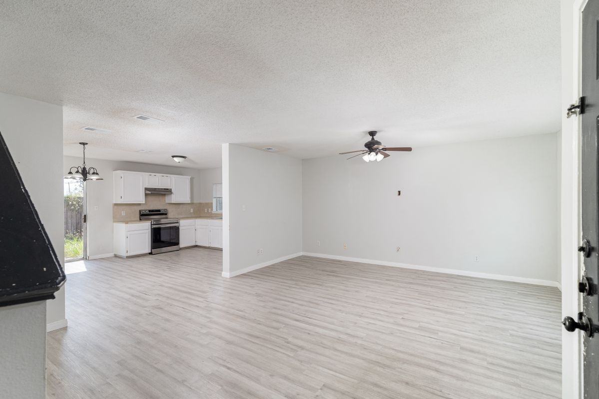 3425 Ozark Ave - Photo 2 of 22