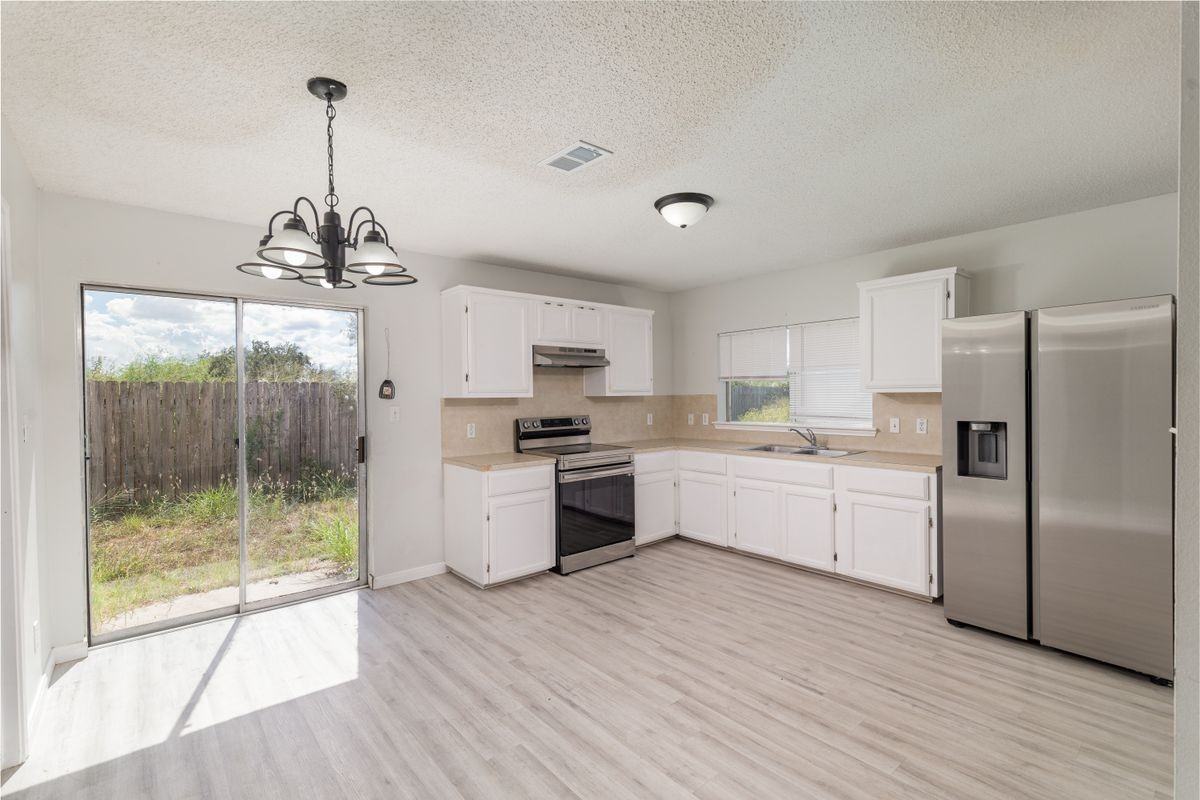 3425 Ozark Ave - Photo 3 of 22
