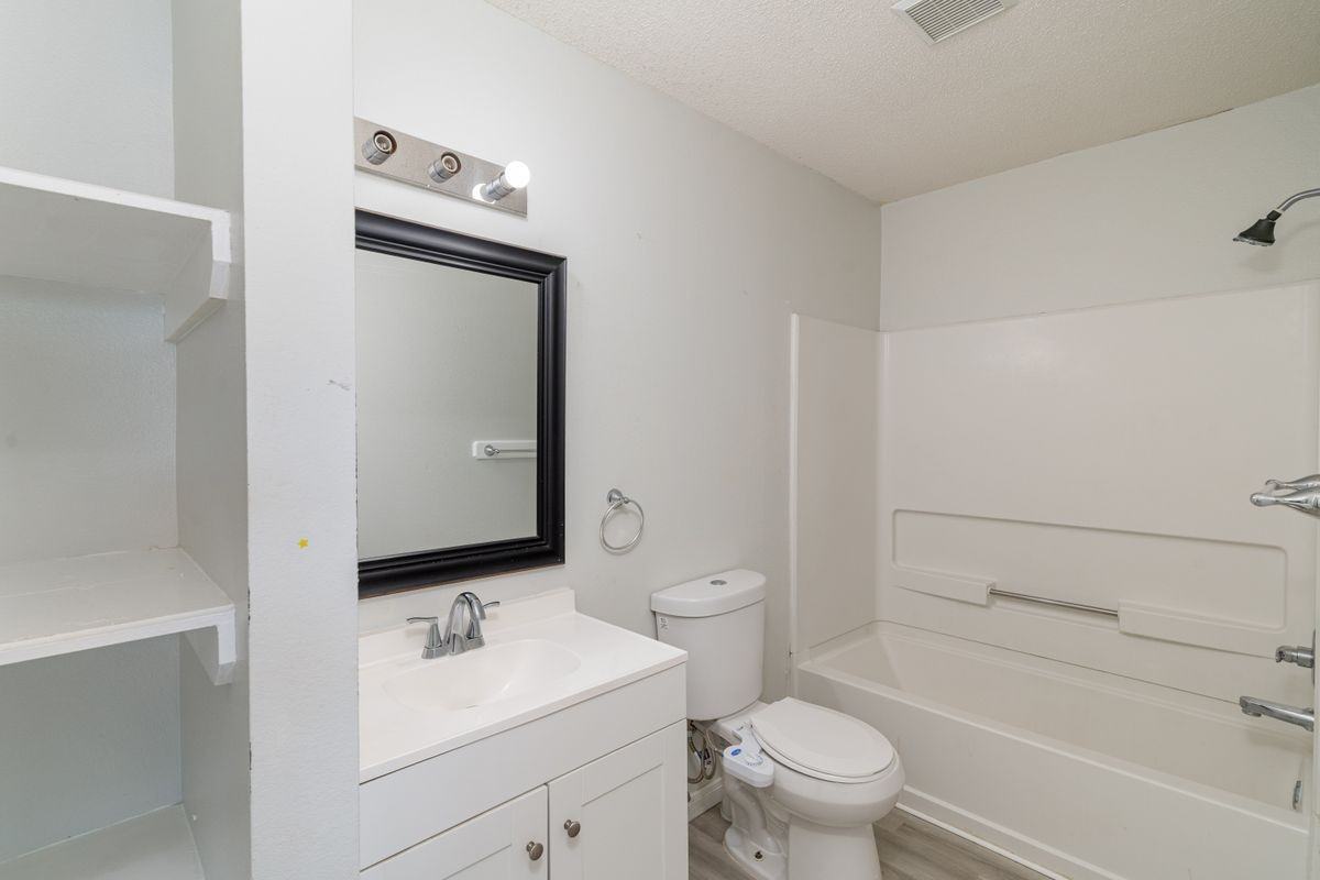 3425 Ozark Ave - Photo 6 of 22